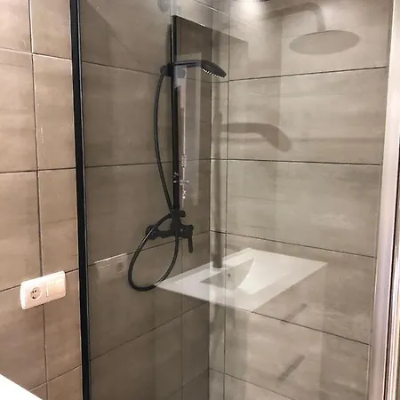 公寓 Glp Riscal 1 *